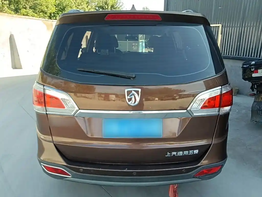 Baojun 730 2015 2014 1.5L Manual Luxury Navigation ESP Edition 7-Seater