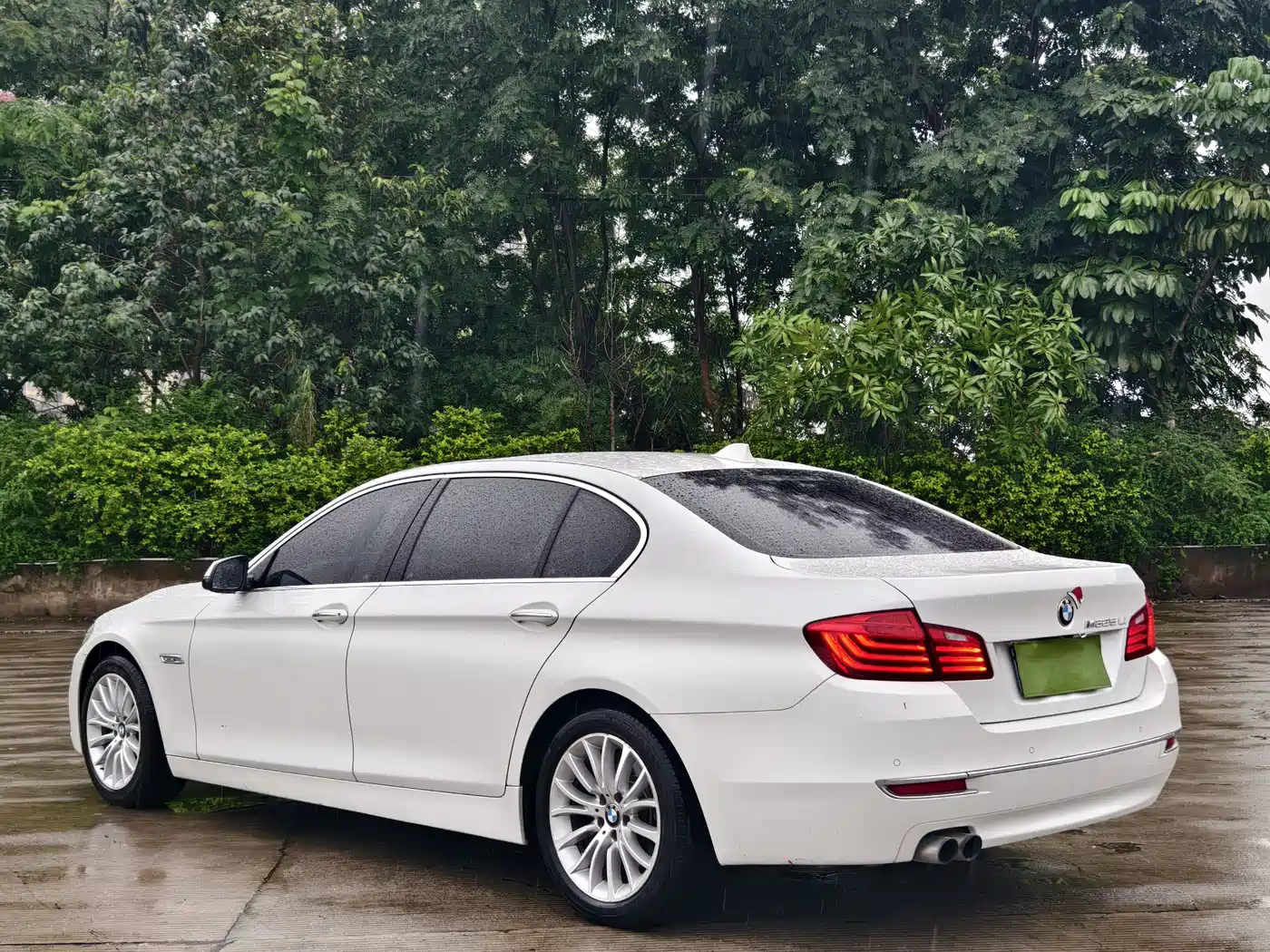 BMW 5 Series 2014 525Li Luxury Design Package фото 3