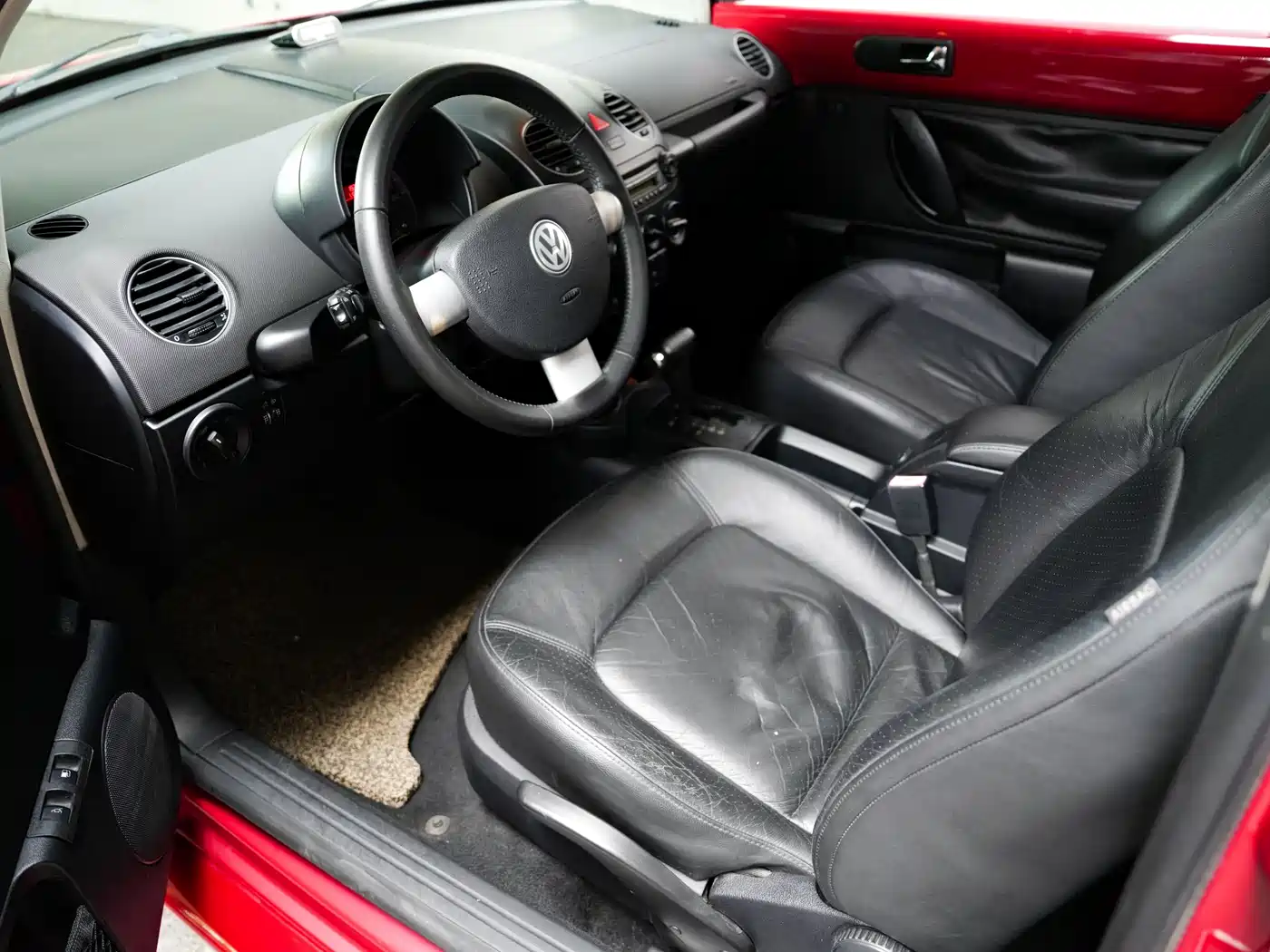 Volkswagen Beetle 2008 1.8T AT Luxury фото 6