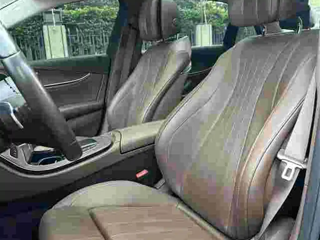 Фото 5 - Mercedes-Benz E-Class
