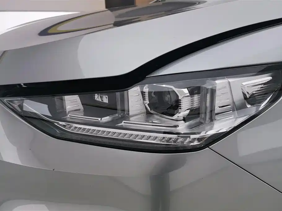 WEI PAI WEI BRAND VV6