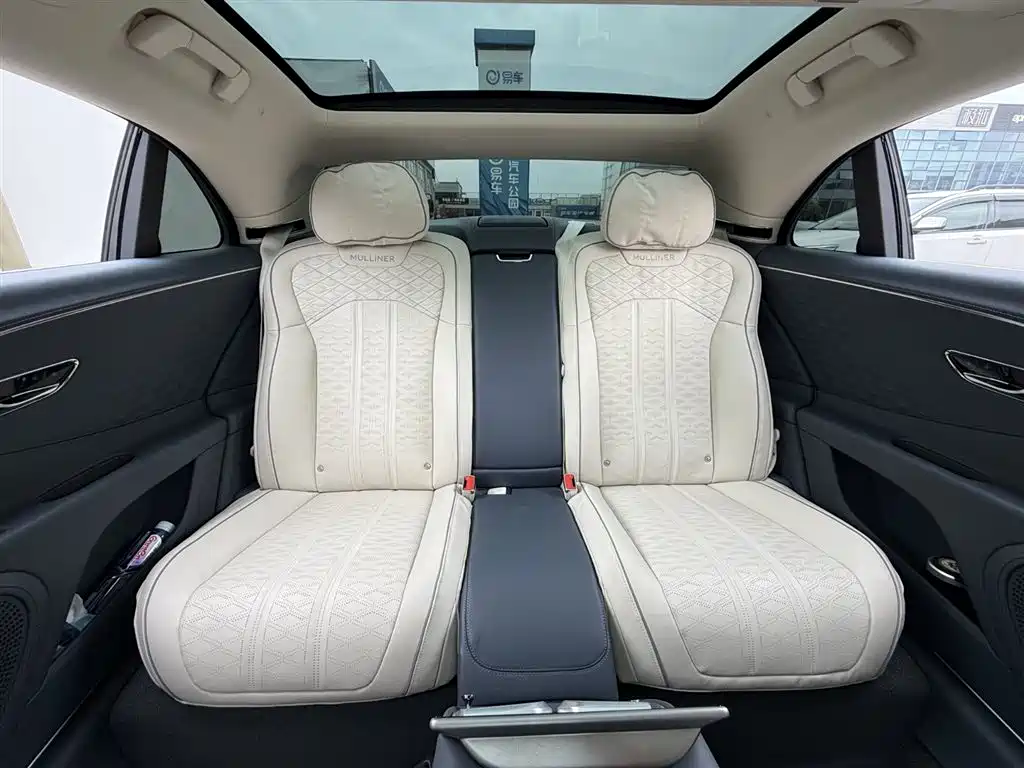 Bentley Flying Spur Plug-in Hybrid 2025 Model Year 4.0T V8 Mulliner фото 32