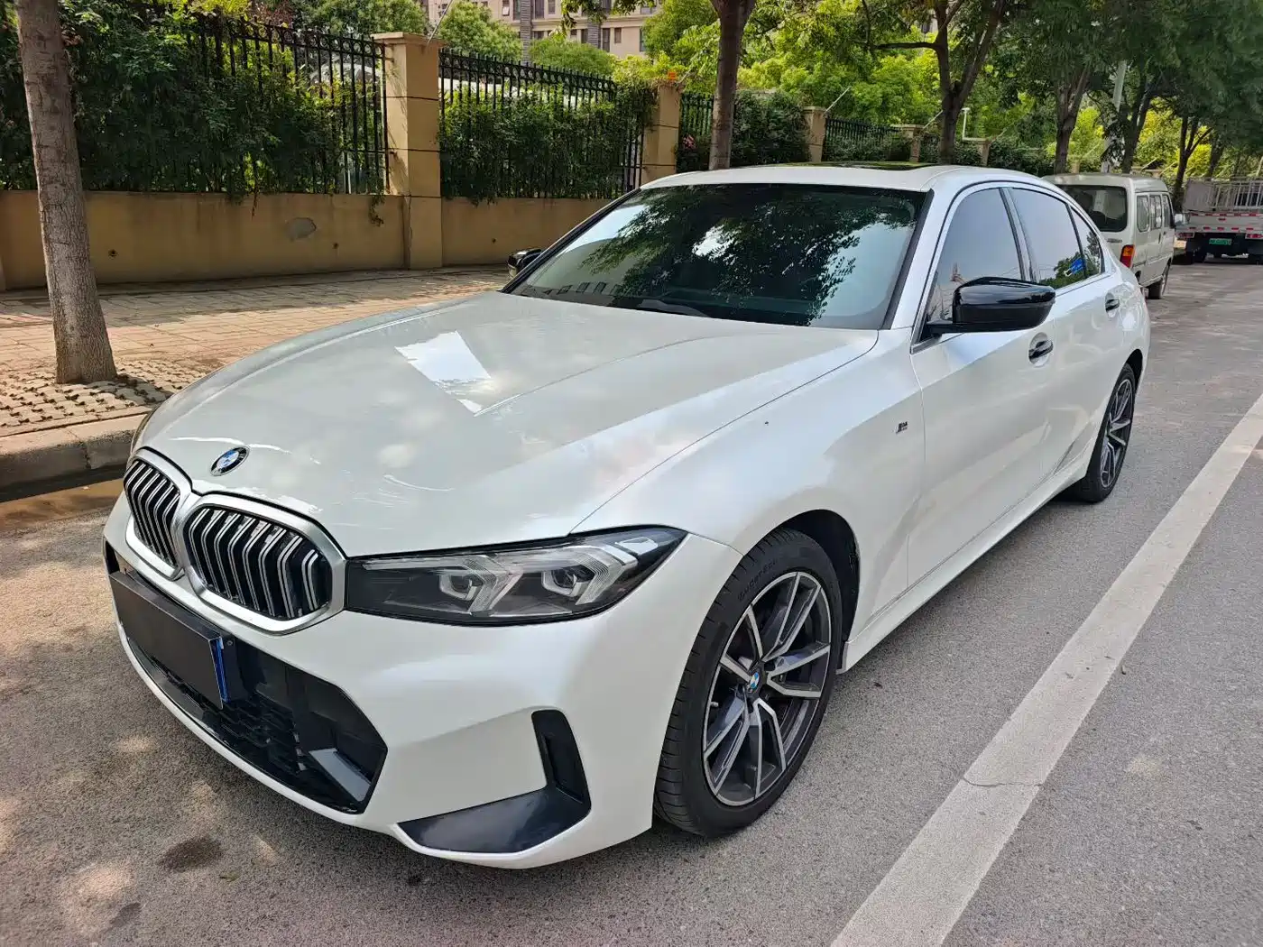BMW 3-SERIES