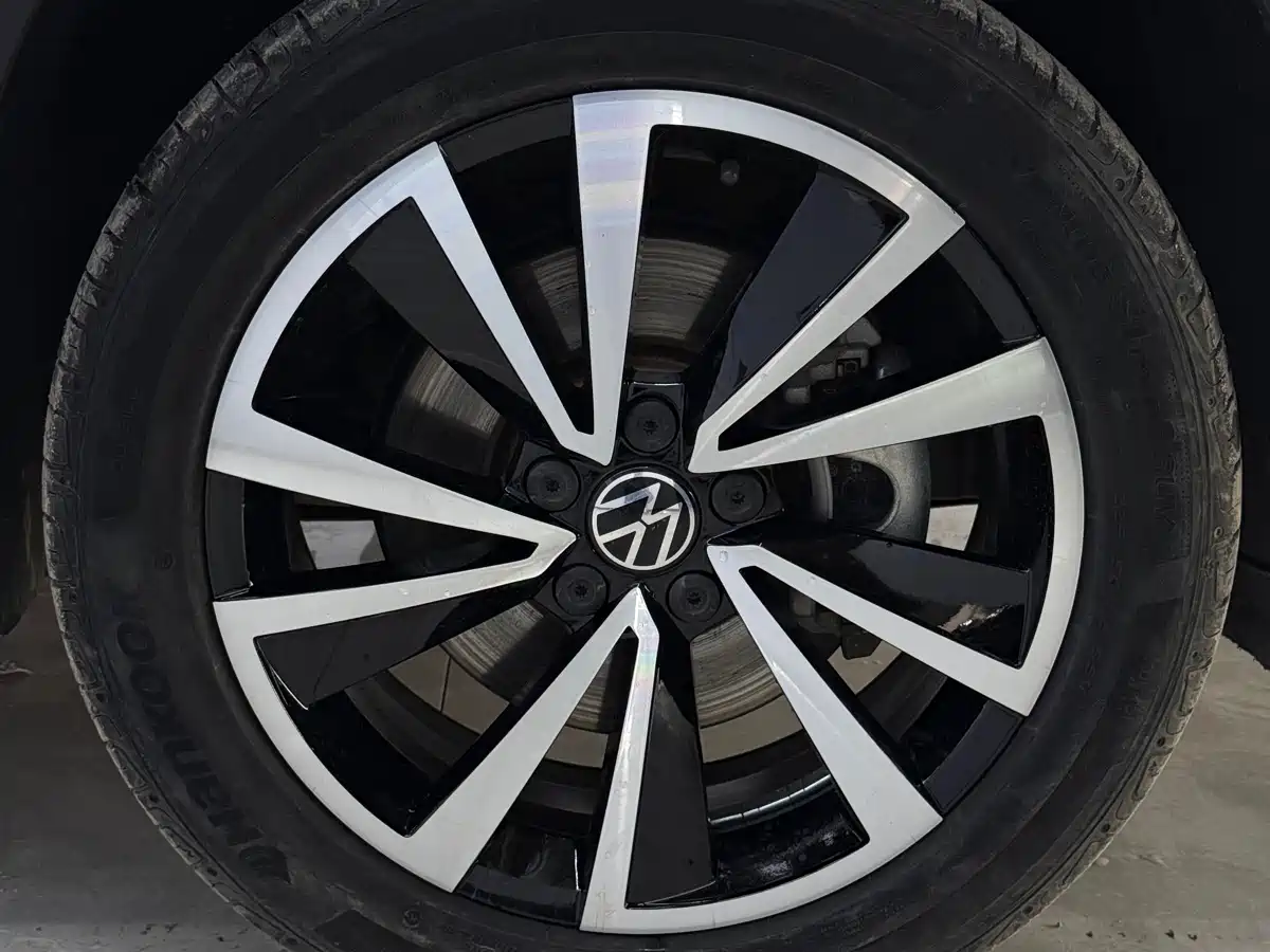 Volkswagen Tharu 2022 280TSI FWD Luxury Edition фото 21