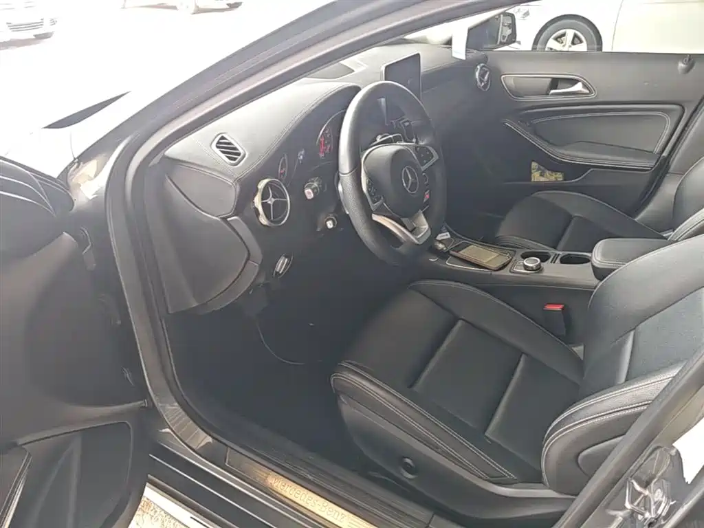 Mercedes-Benz GLA 2019 GLA 200 Fashion фото 16