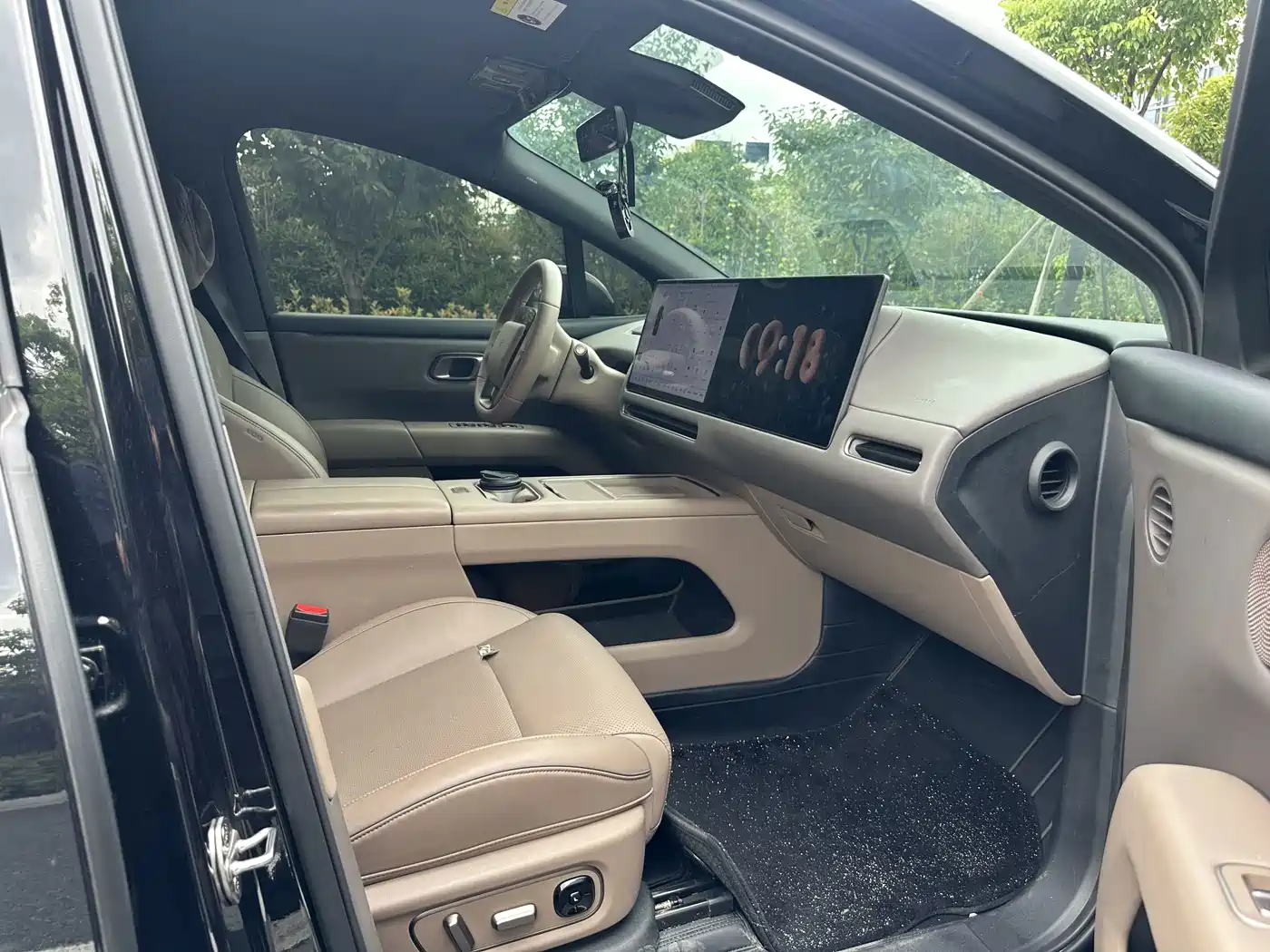 Li Auto i6 2026 2025 2WD Base Model