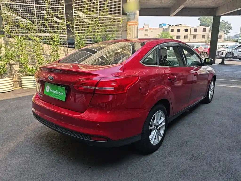 Фото 7 - Ford Focus