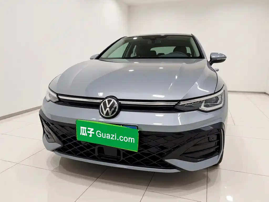 Фото 2 - Volkswagen Golf