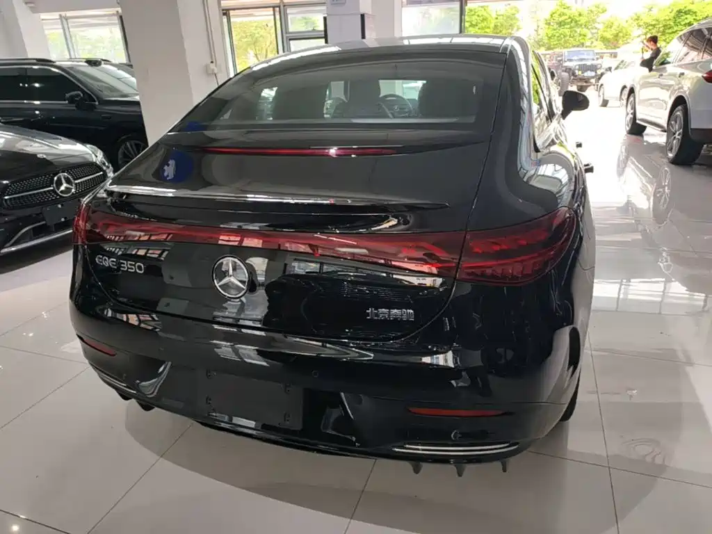 Фото 6 - Mercedes-Benz EQE