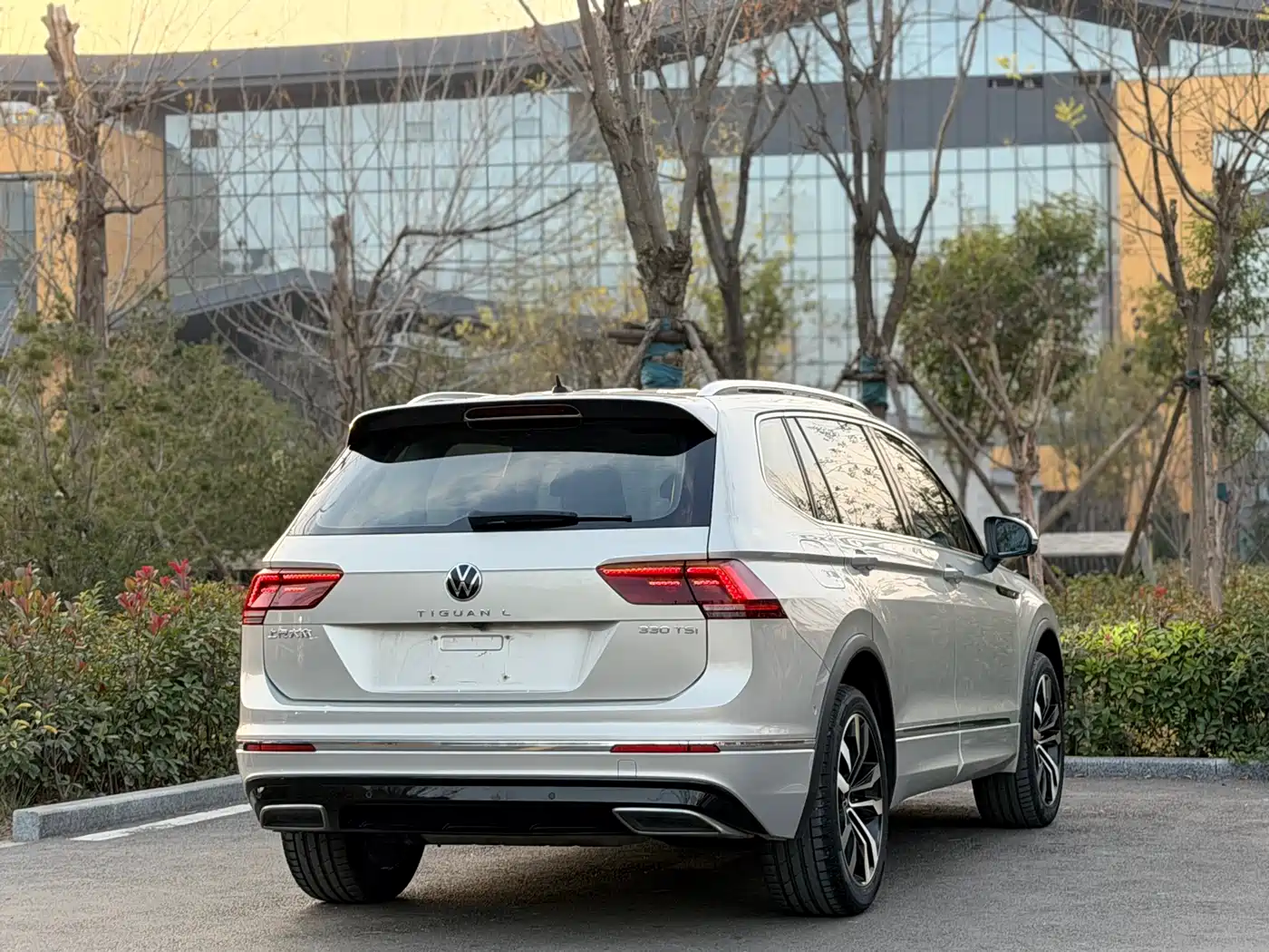 Volkswagen Tiguan L 2021 330TSI Automatic 2WD R-Line Flagship фото 11