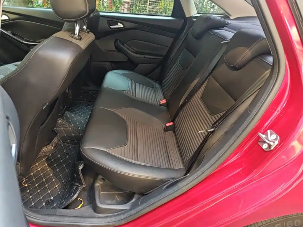 Фото 17 - Ford Focus