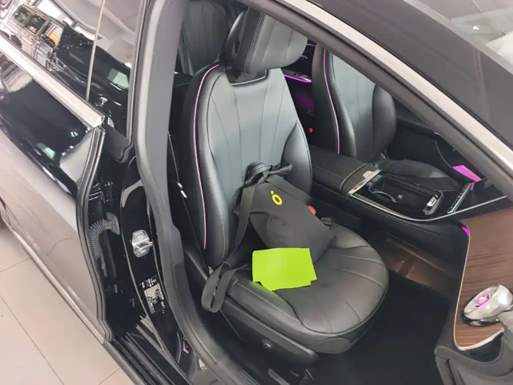 Фото 25 - Mercedes-Benz EQE