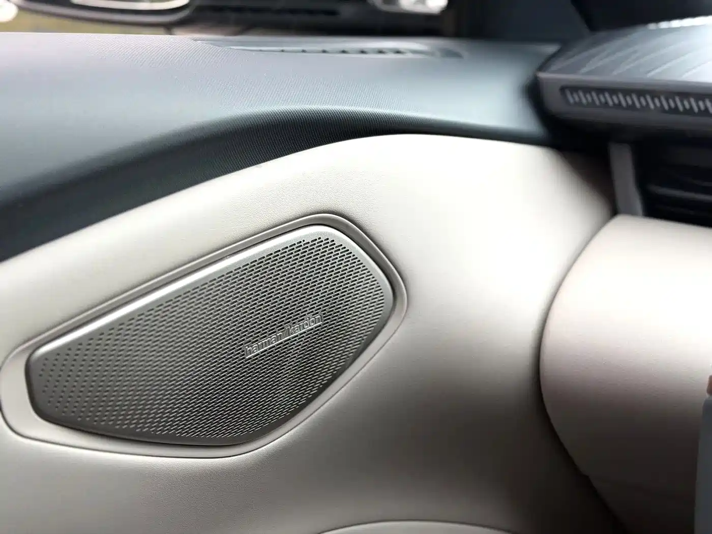 Lynk & Co Z10 2025 95kWh 702km 4WD Halo фото 5