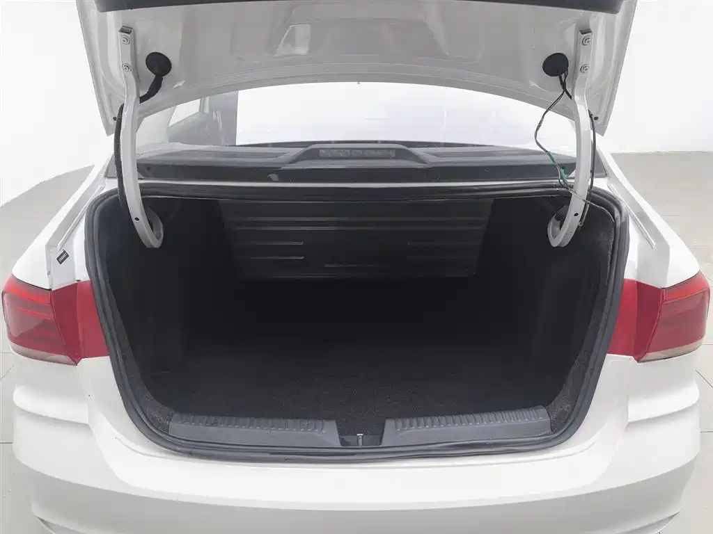 Volkswagen Santana 2019 1.5L Manual Trend China VI фото 16