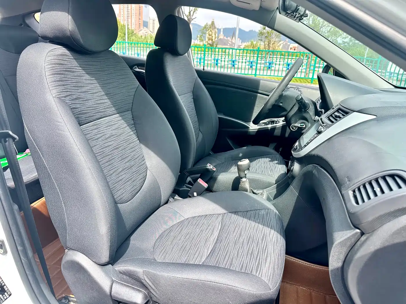 Hyundai Reina 2014 2014 1.4L Manual GLX
