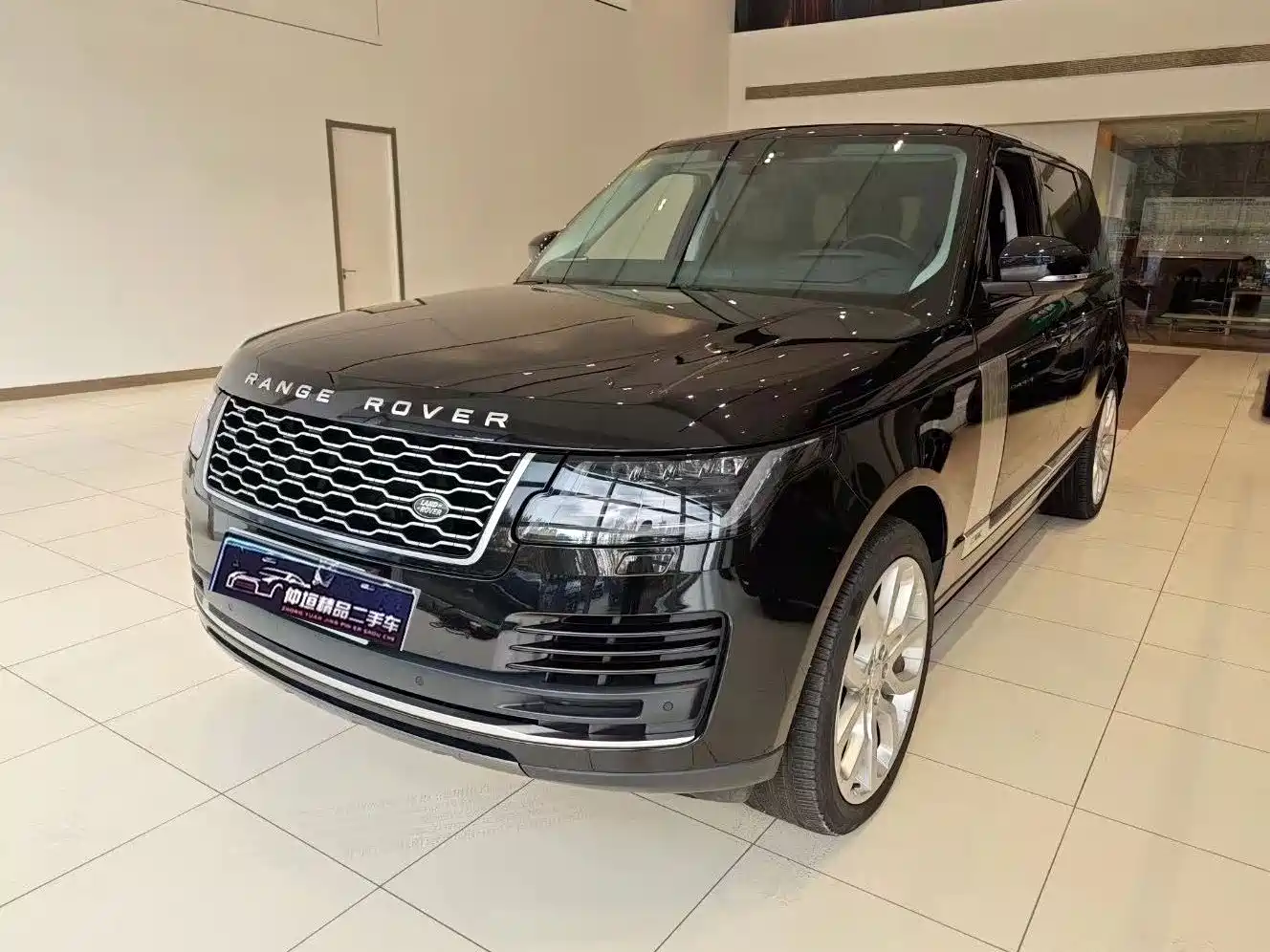 Land Rover Range Rover 2022 3.0 L6 400PS Heritage Extended Classic Edition