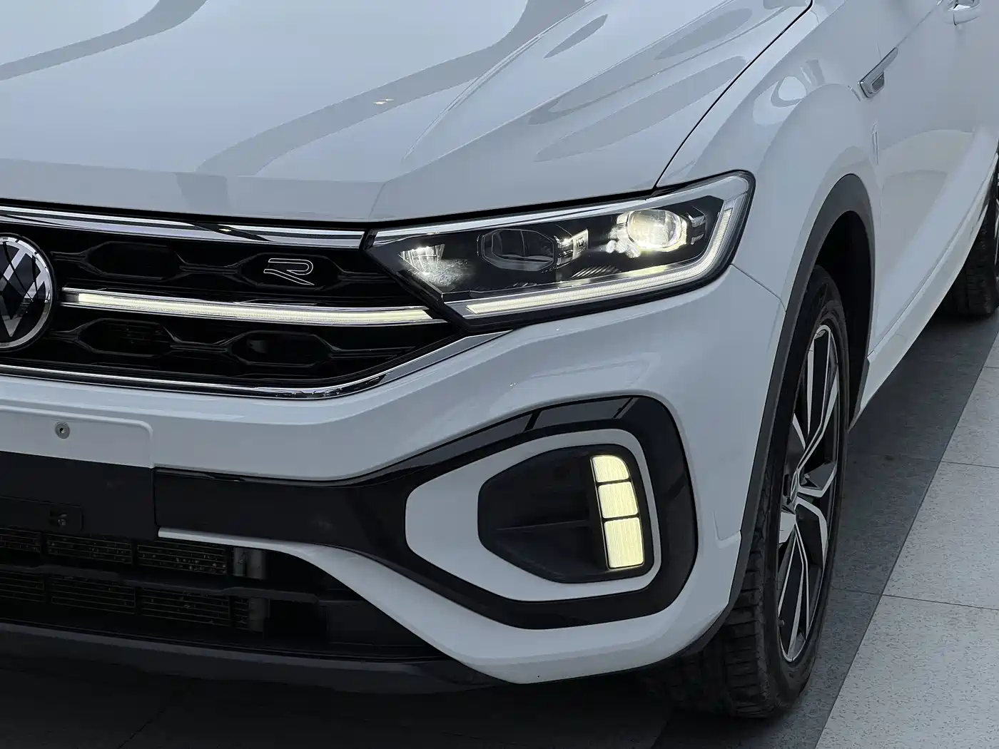 Volkswagen T-ROC 2025 2024 300TSI DSG 2WD Morning Light Edition