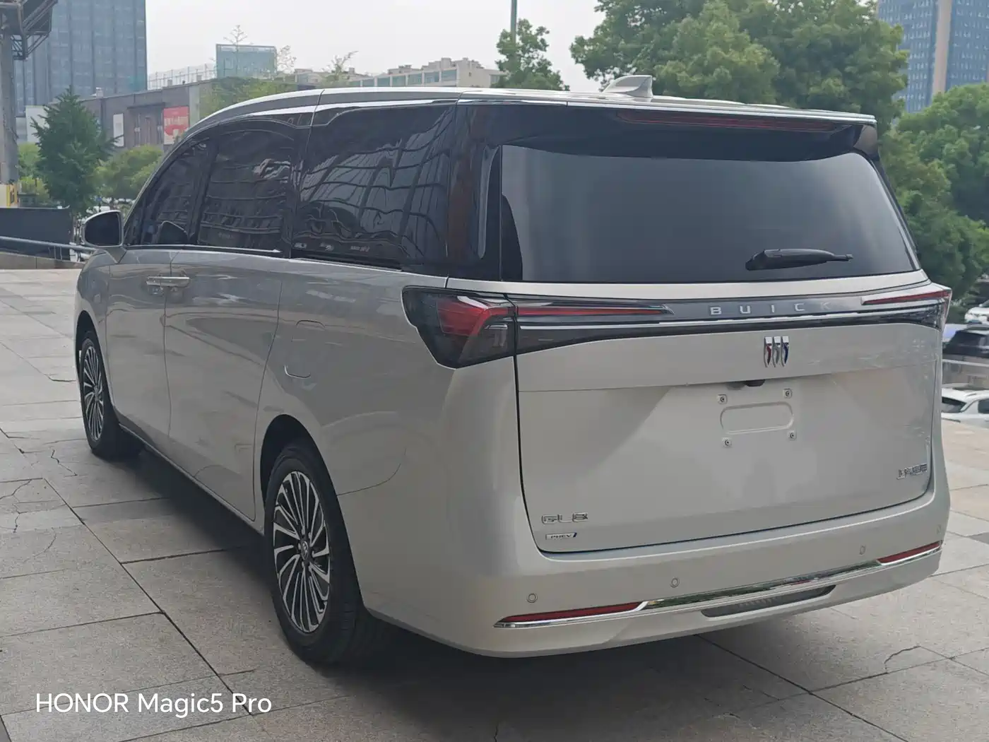 Buick GL8 New Energy 2025 Land Honor Premium Edition 7-Seater фото 7