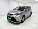 Photo 1 - Toyota Sienna