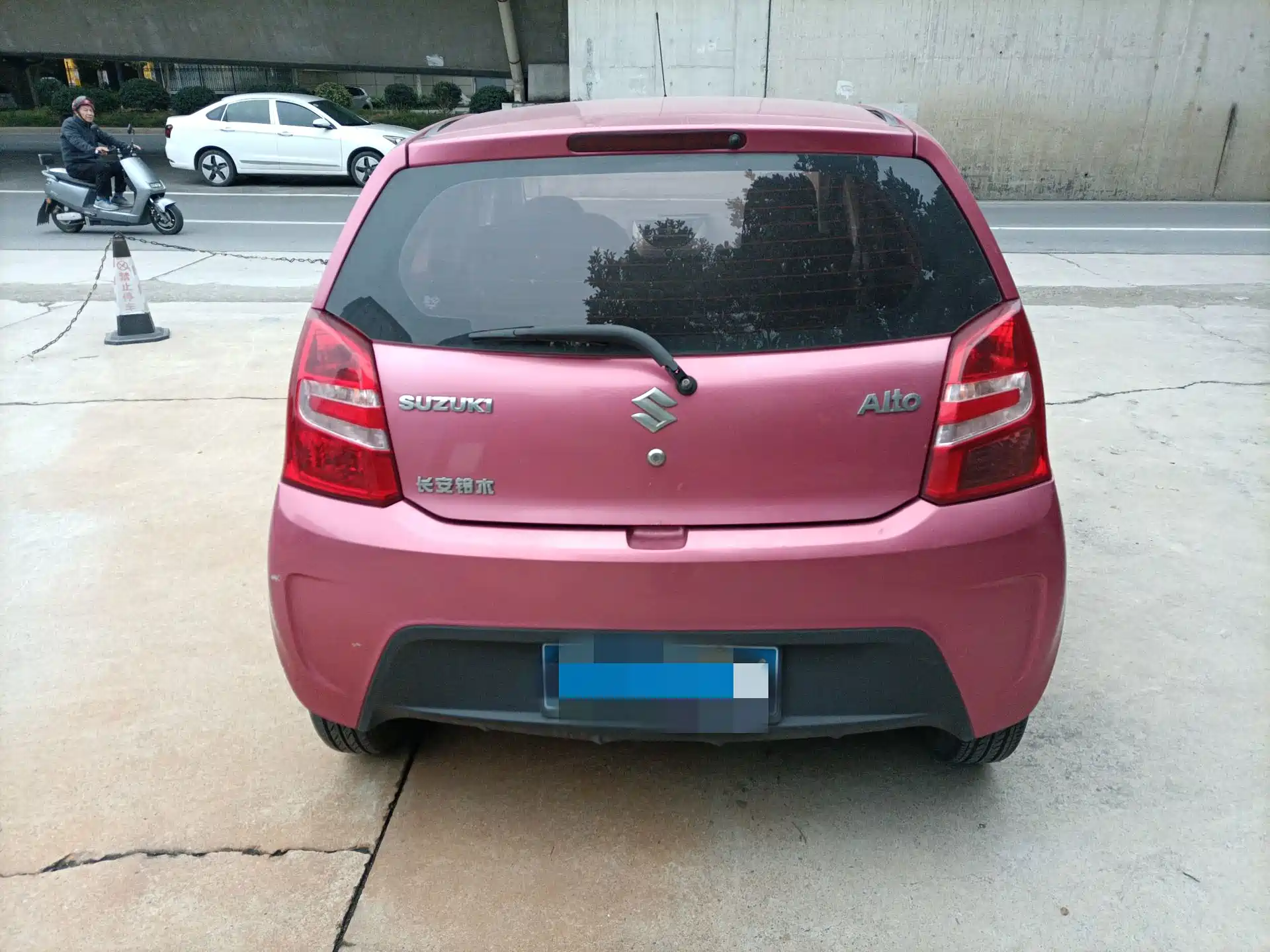 Photo 3 - Suzuki Alto
