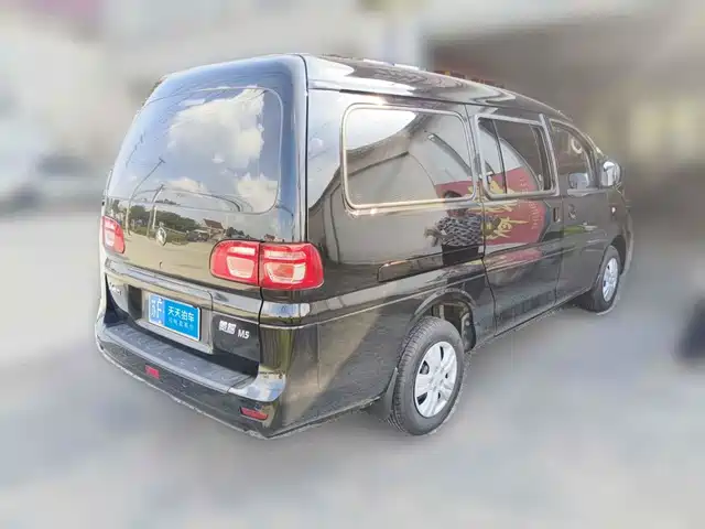 Dongfeng Fengxing Lingzhi 2025 M5 1.5T Long Wheelbase Basic 7-seater — фото 5