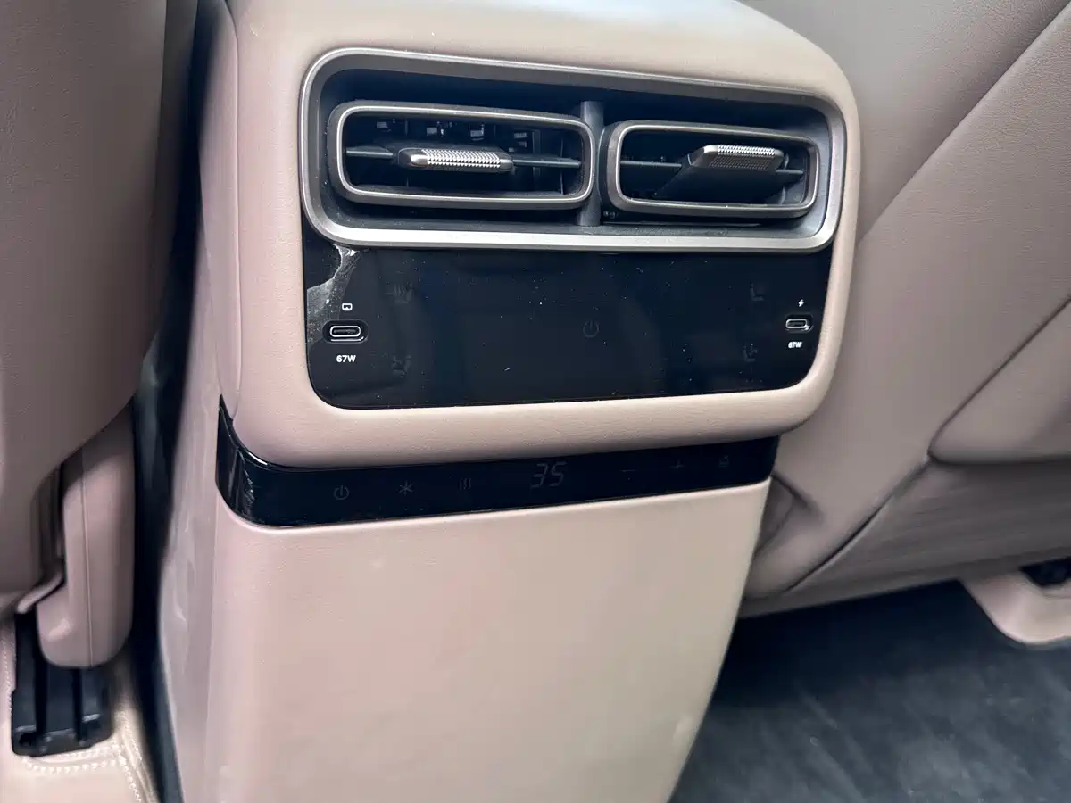 Li Auto i6 2025 2WD Base Model фото 19