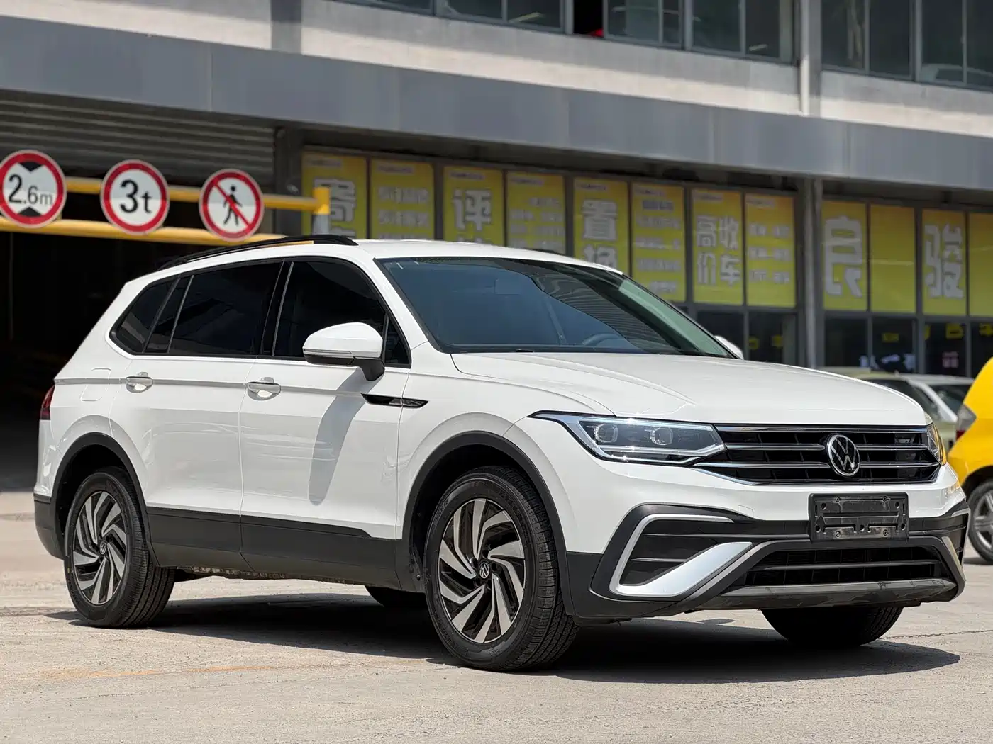 Volkswagen Tiguan L 2022 330TSI Automatic 2WD Comfort Edition фото 3
