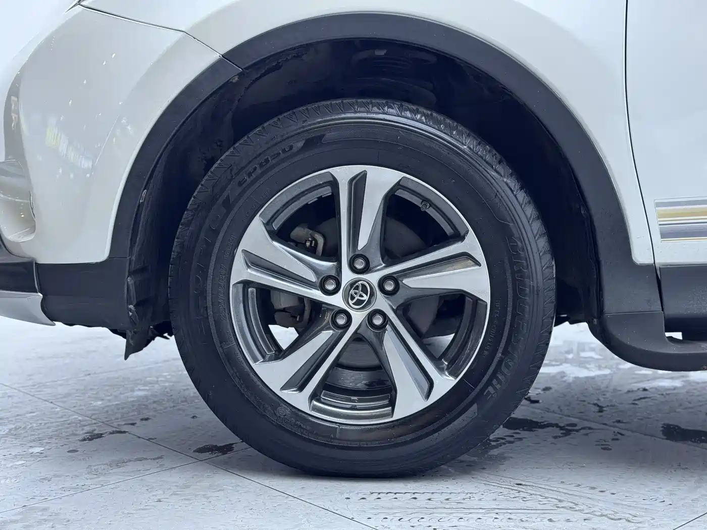 Toyota RAV4 Rongfang 2015 2.0L CVT 2WD Trend Edition фото 12