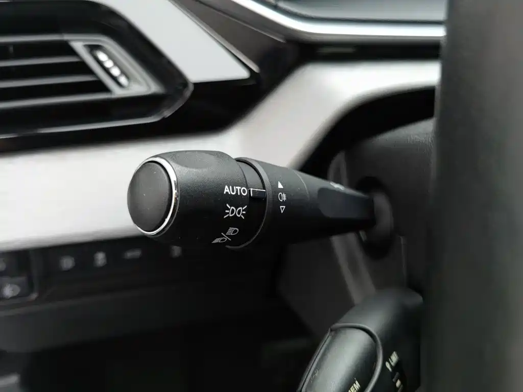 Peugeot 408 2023 2022 1.6T Dream Chaser Edition