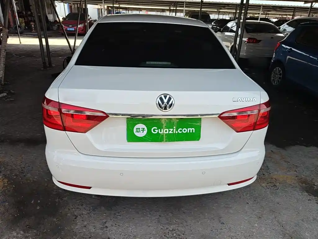 Volkswagen Lavida 2013 Facelift Classic 1.6L Automatic Comfort фото 6