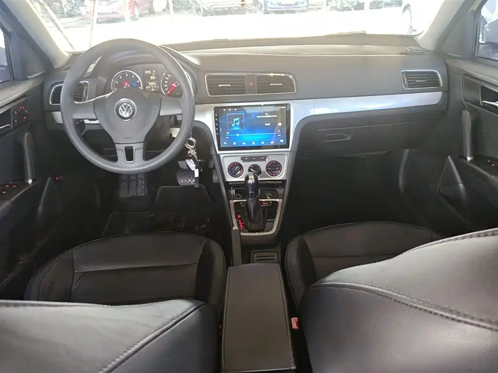 Volkswagen Lavida 2013 Facelift Classic 1.6L Automatic Comfort фото 10