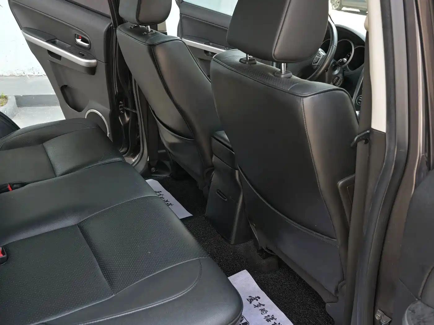 Photo 9 - Suzuki Grand Vitara