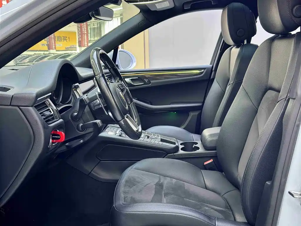 Porsche Macan 2018 Macan 2.0T фото 9