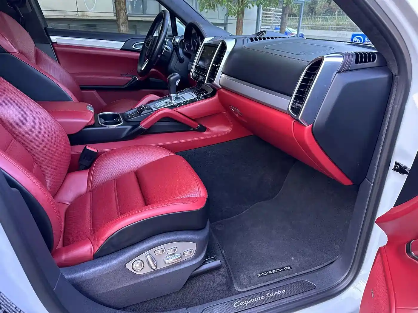 Porsche Cayenne 2015 Cayenne Turbo 4.8T фото 16