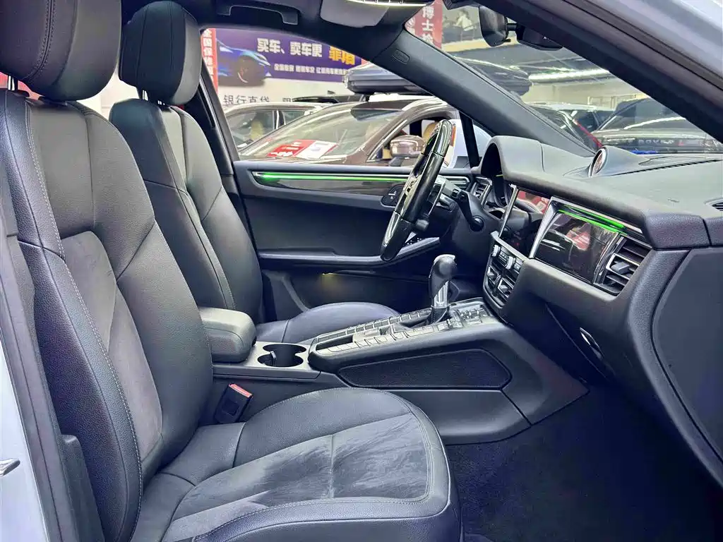 Porsche Macan 2018 Macan 2.0T фото 12