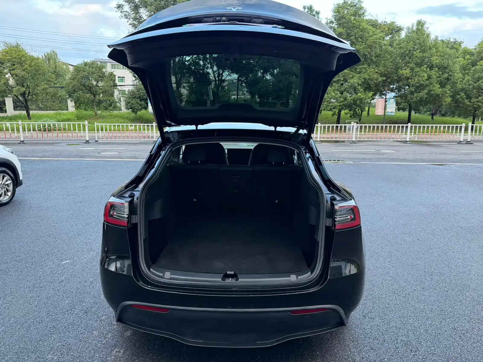 Фото 8 - Tesla Model Y