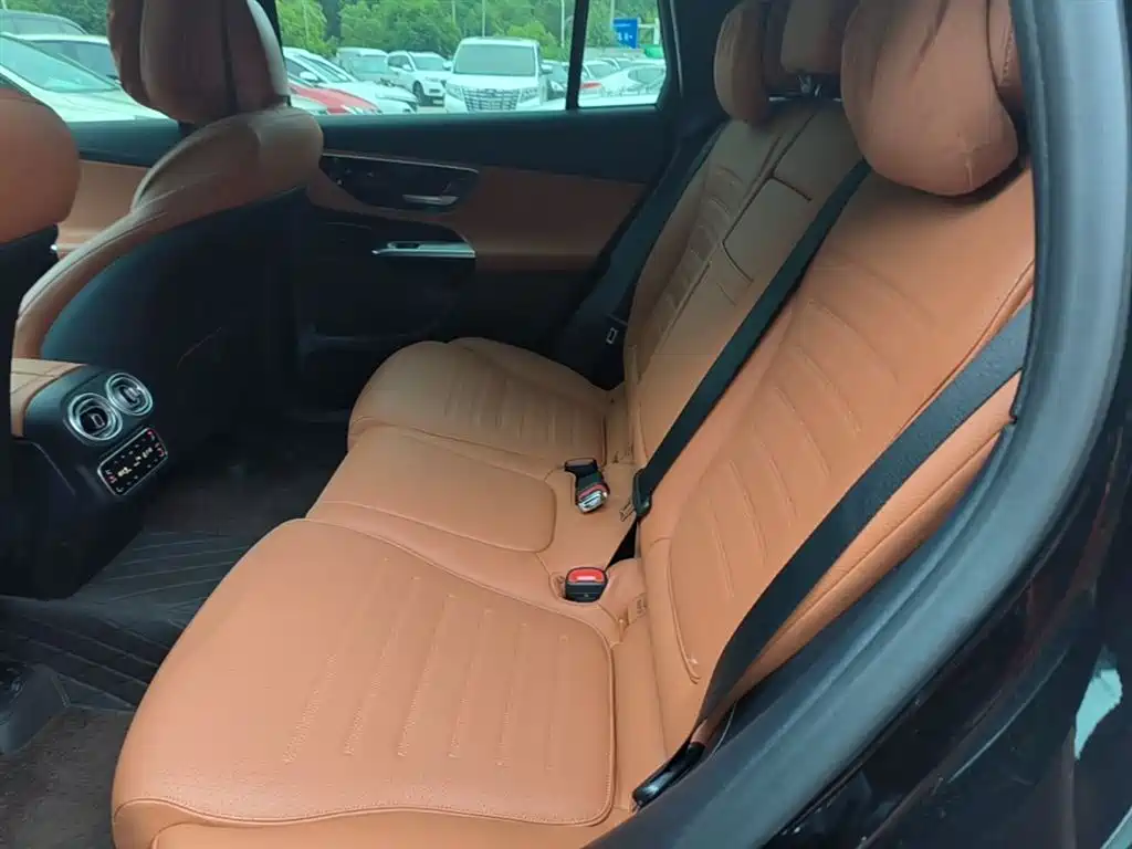 Mercedes-Benz GLC 2023 Facelift GLC 300 L 4MATIC Sport 5-Seater фото 17