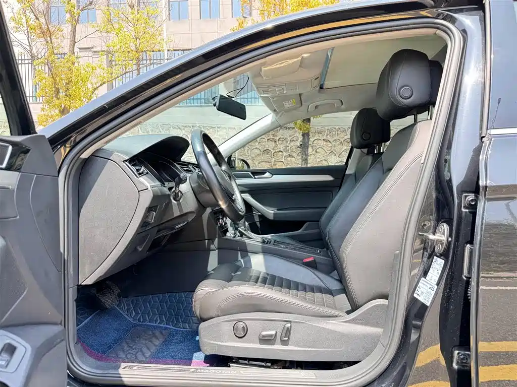 Volkswagen Magotan 2018 330TSI DSG Leading фото 5