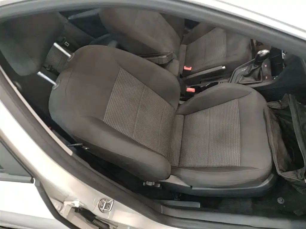 Volkswagen Lavida 2017 1.6L Automatic Trend Edition фото 25