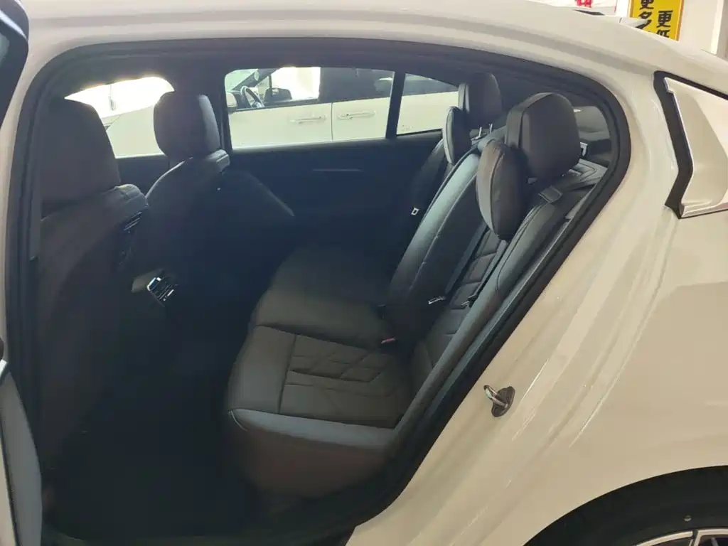 BMW i5 2025 2025 eDrive 35L M Sport Package