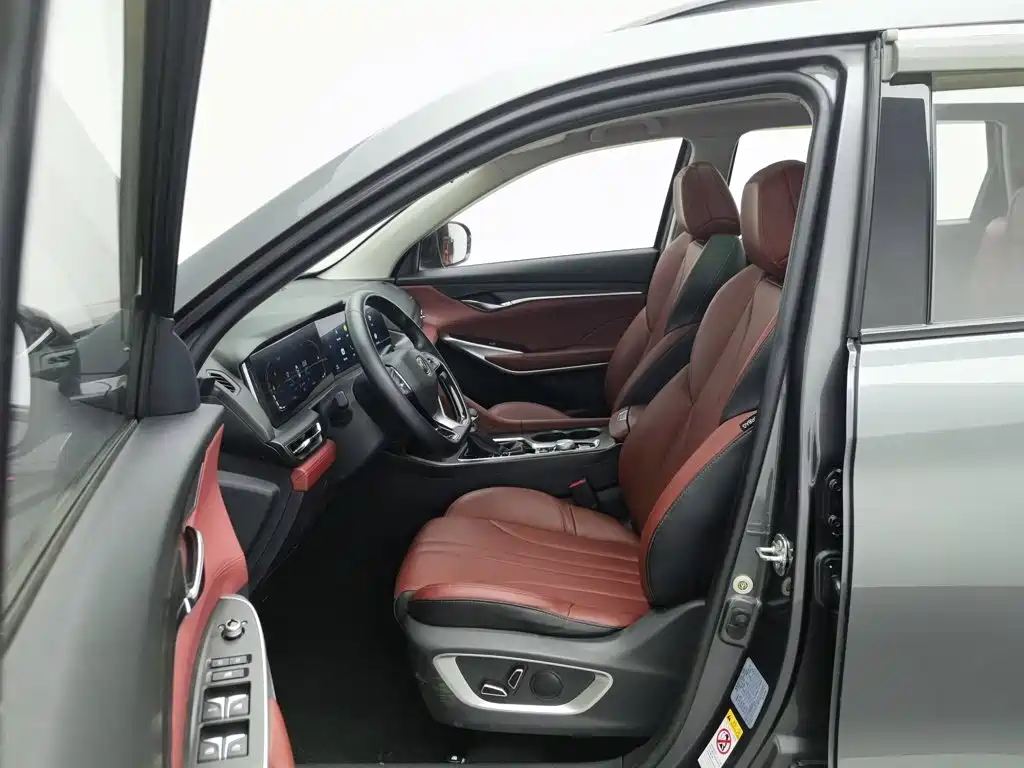 Фото 10 - Changan CS75 PLUS