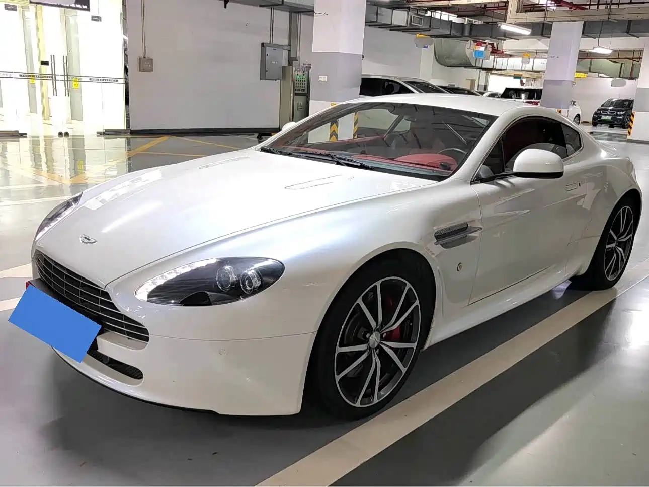 Aston Martin V8 Vantage 2011 — пригон из Китая