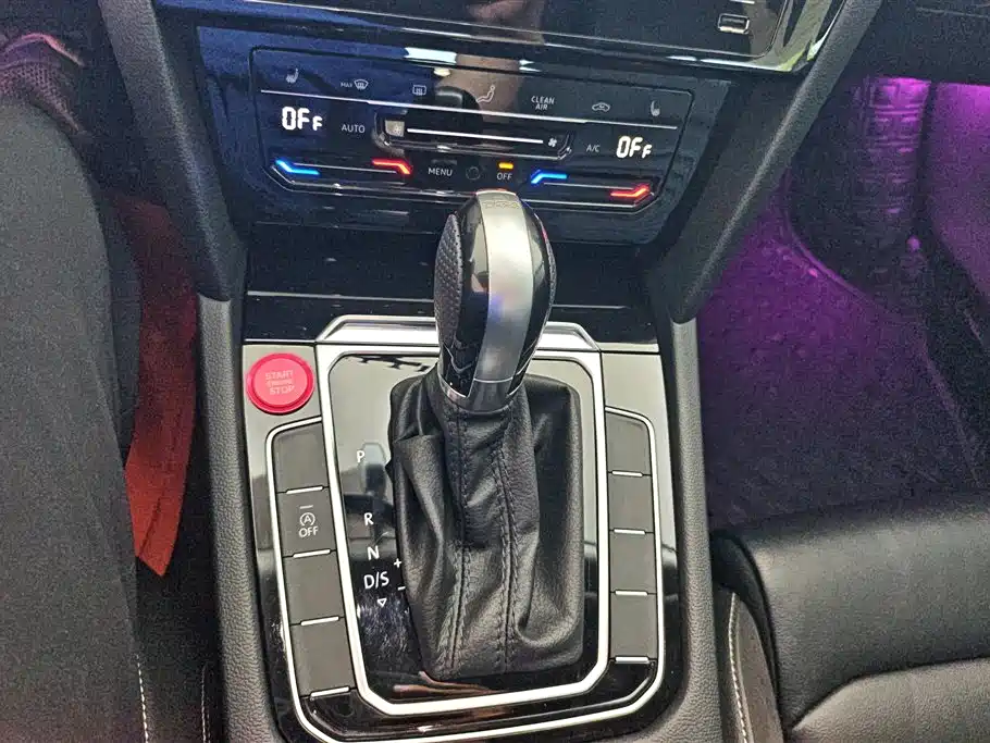 Volkswagen Magotan 2020 330TSI DSG Leading фото 16