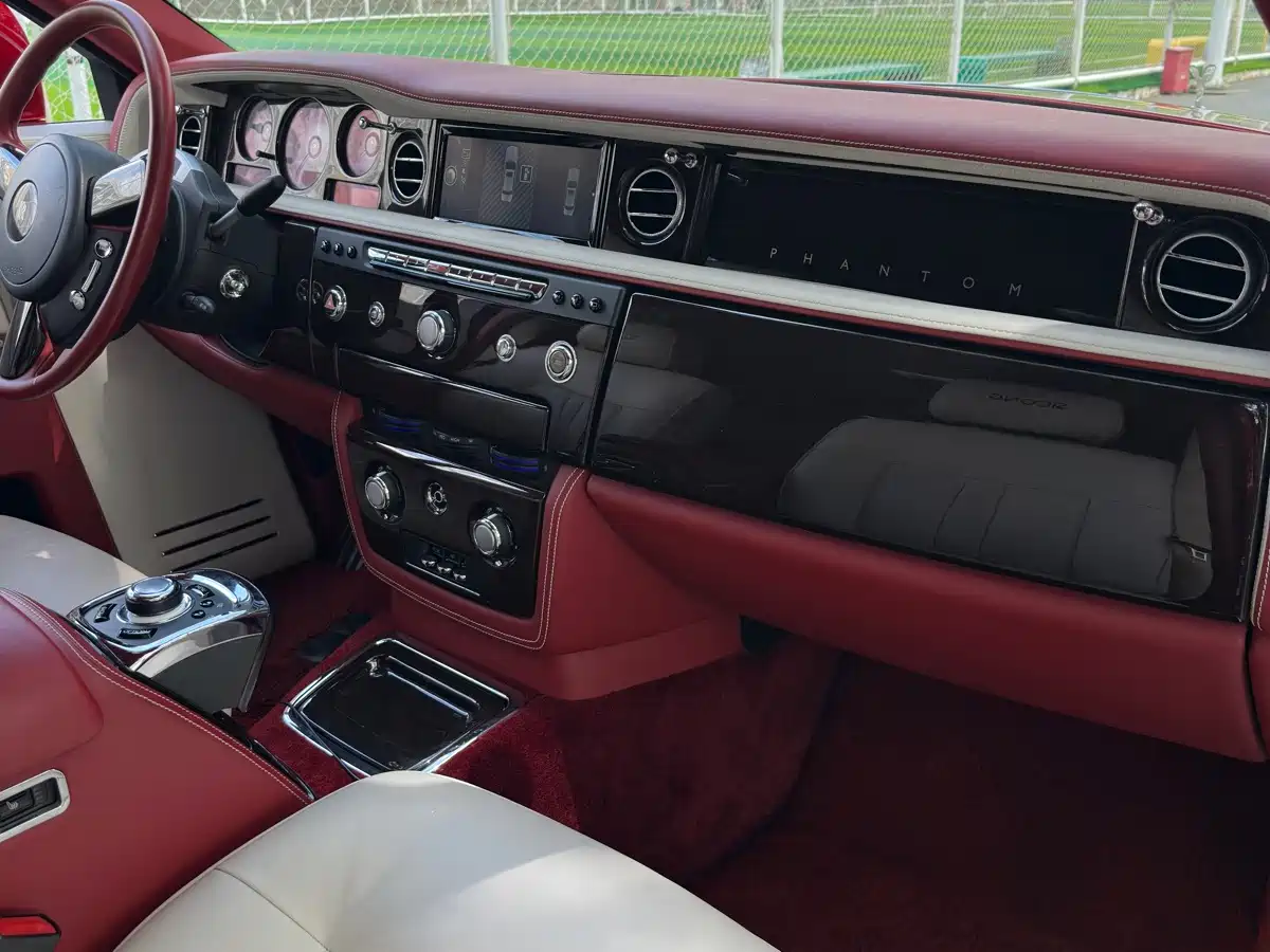 Фото 13 - Rolls-Royce Phantom
