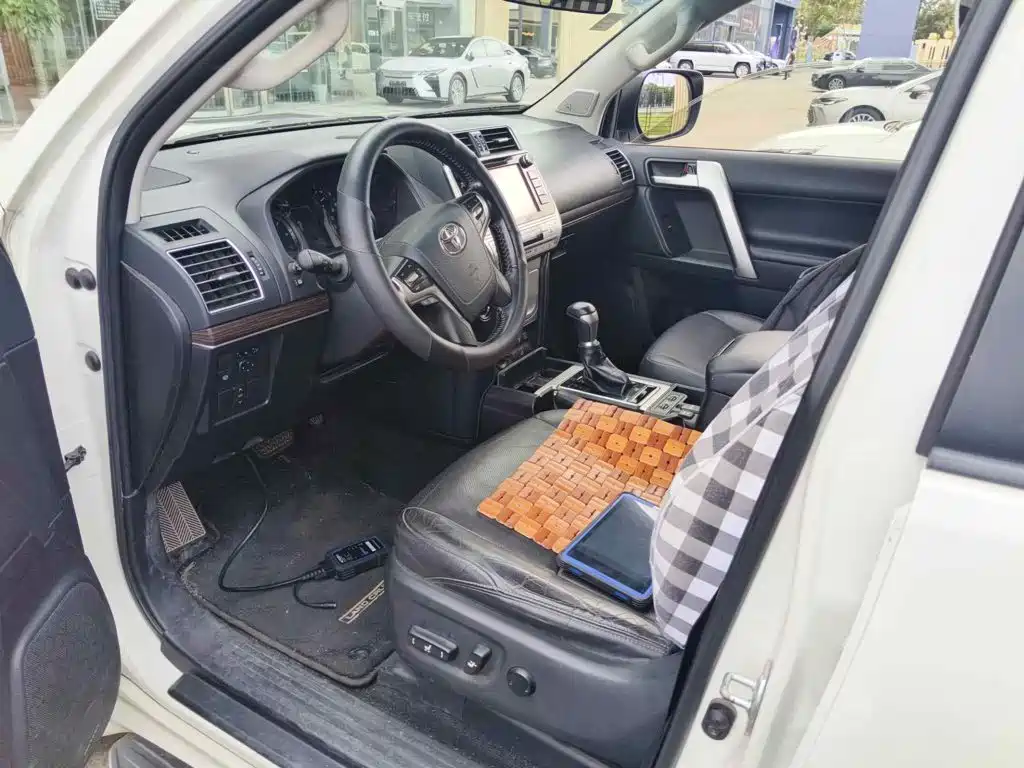 Toyota Prado 2019 2018 3.5L Automatic TX-L NAVI Rear-mounted Spare Tire