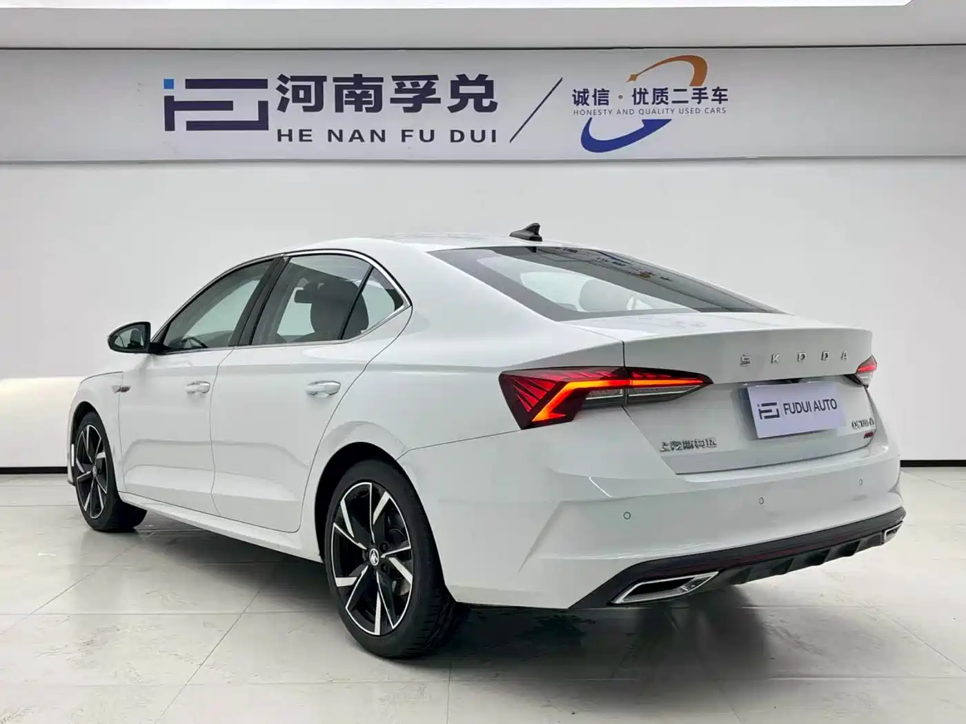 Škoda Octavia 2023 Facelift PRO TSI280 Premium Edition фото 6