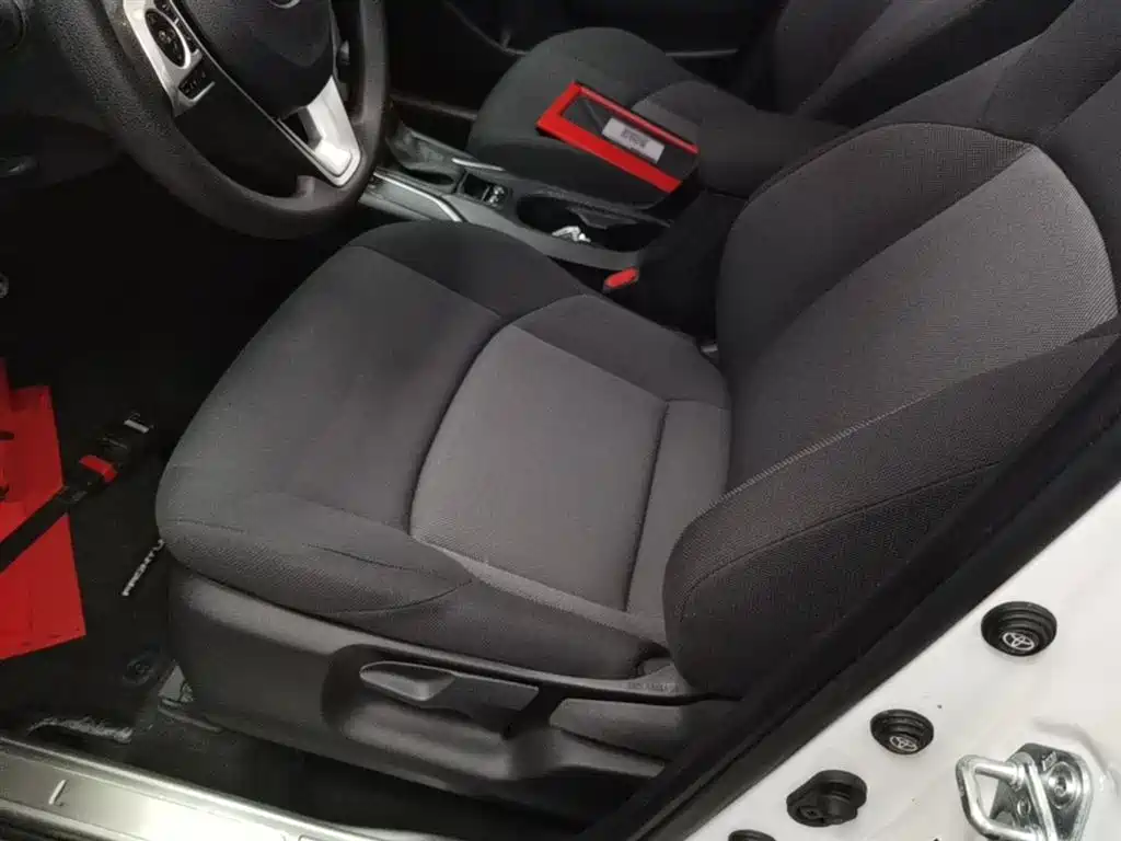 Toyota Frontlander 2023 2.0L CVT Leading Edition фото 15