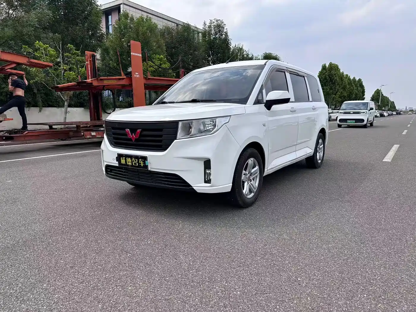 Wuling Motors Wuling Hongguang PLUS 2020 2019 1.5T Manual Comfort 7-Seater