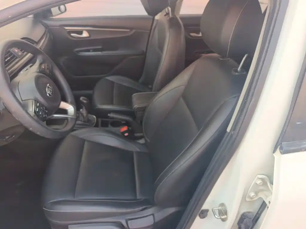 Photo 15 - Kia K2