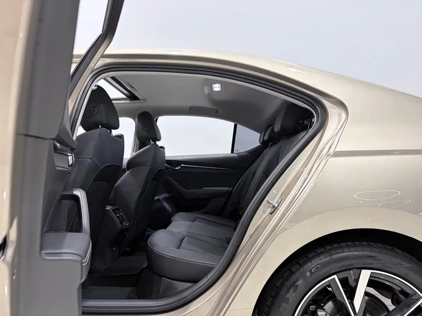 Škoda Octavia 2023 2022 PRO TSI280 Premium Edition